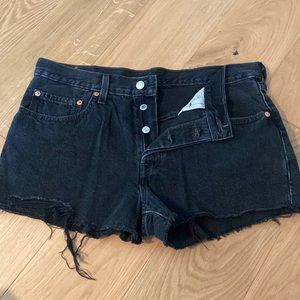 Black Levi’s shorts